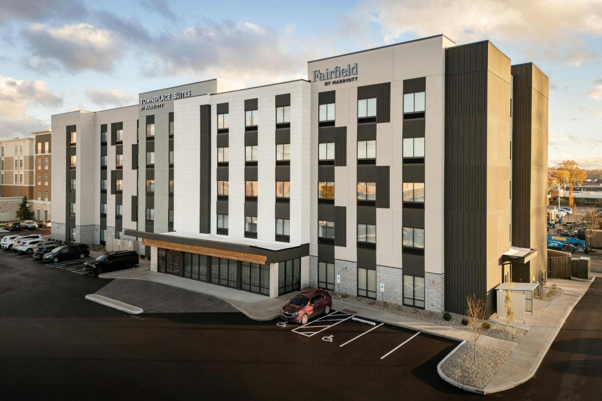 Fairfield By Marriott Inn & Suites Cincinnati Oakley Exterior photo